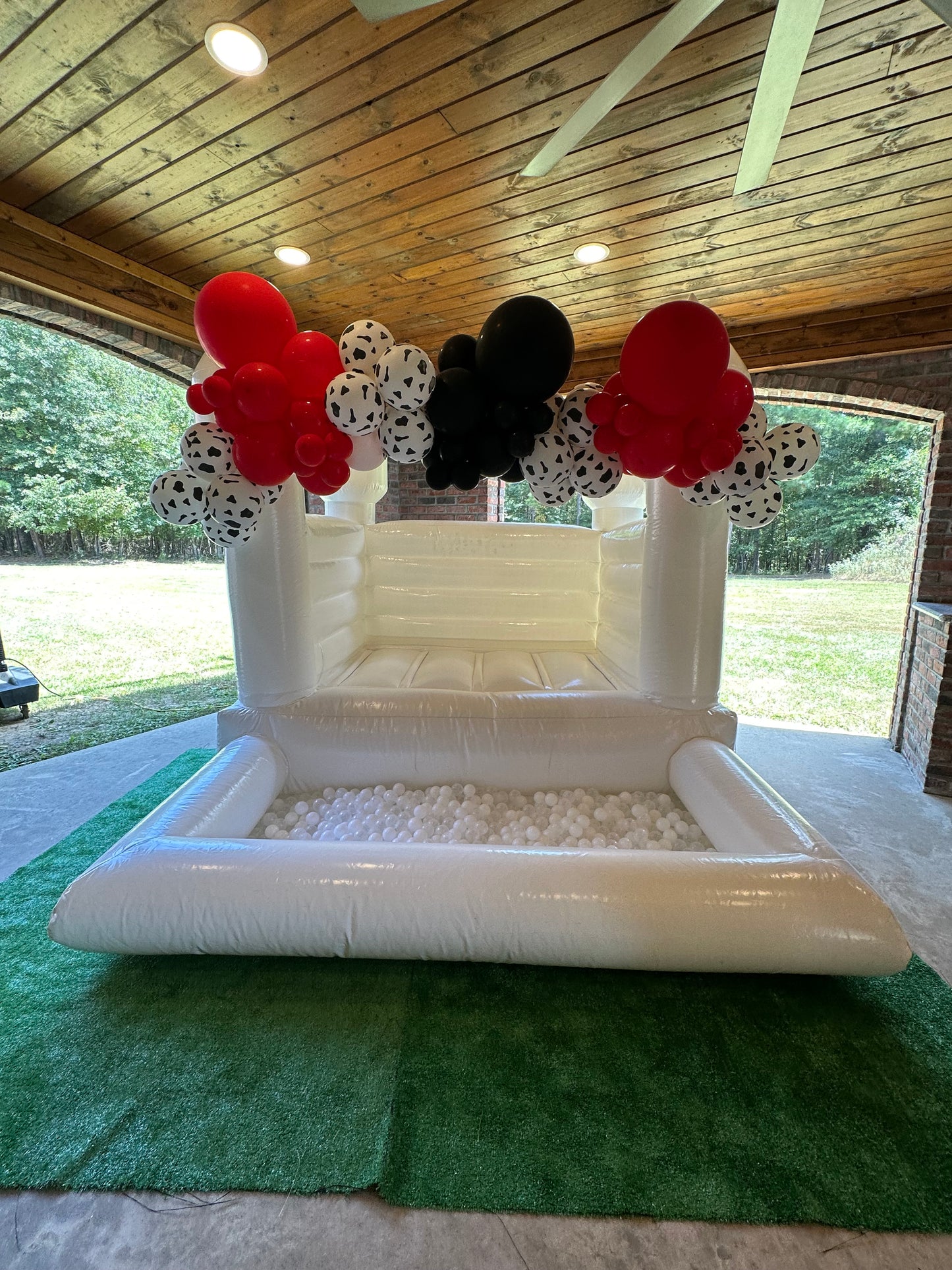 Small Balloon Arch for the Mini Bounce House