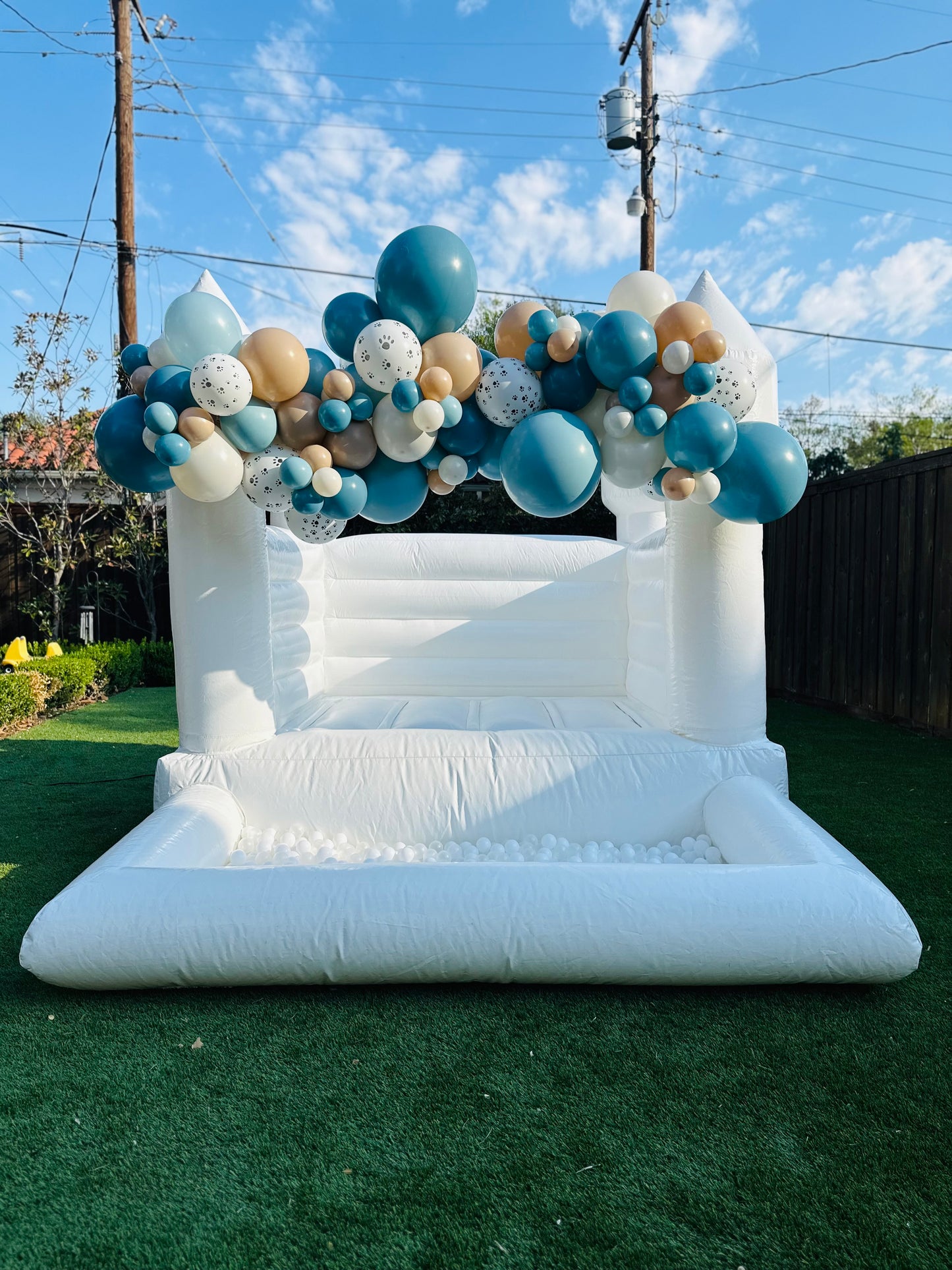 Small Balloon Arch for the Mini Bounce House